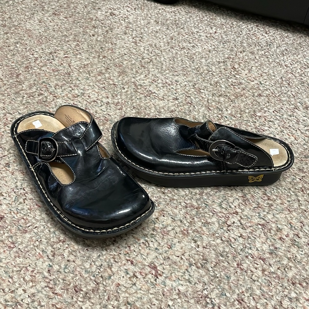 Allegra black cherry leather clogs